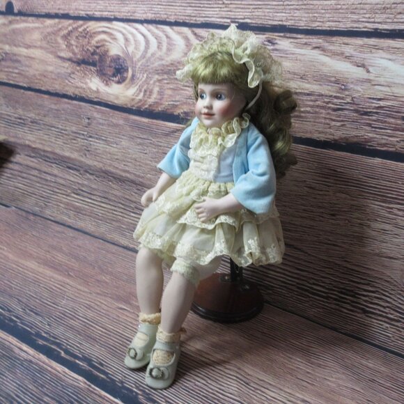 Vintage 1985 Cindy McClure Forget-Me-Not Doll - Picture 4 of 12